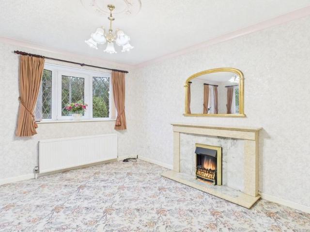 2 bedroom detached bungalow to rent
