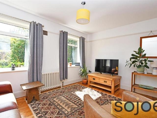 2 bedroom detached bungalow to rent