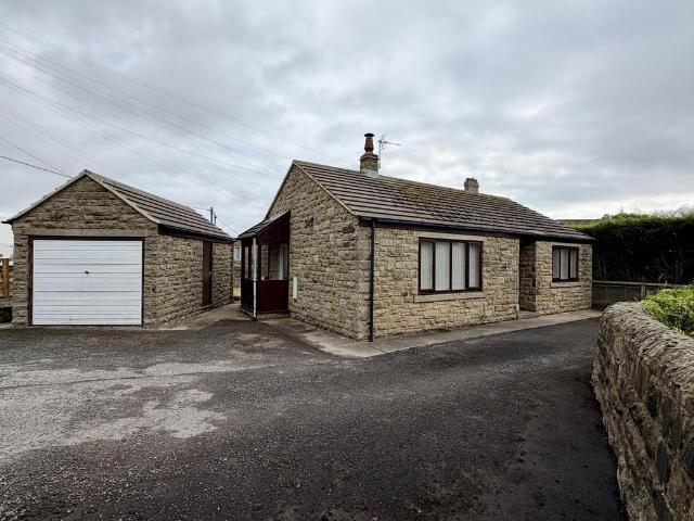 2 bedroom detached bungalow to rent