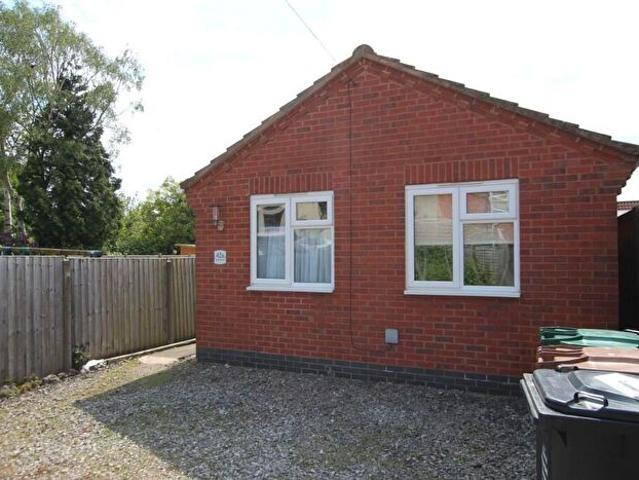 2 Bedroom Detached Bungalow To Rent In Regent Street, Church Gresley, Derbyshire, DE11