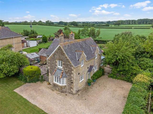2 Bedroom Detached House