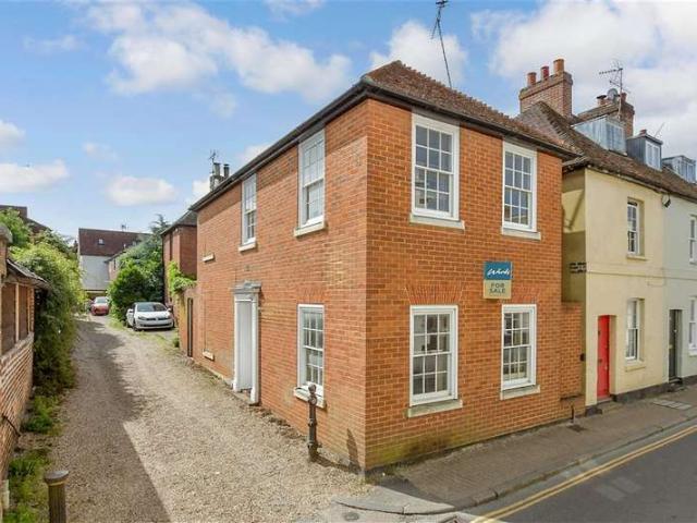 2 Bedroom Detached House