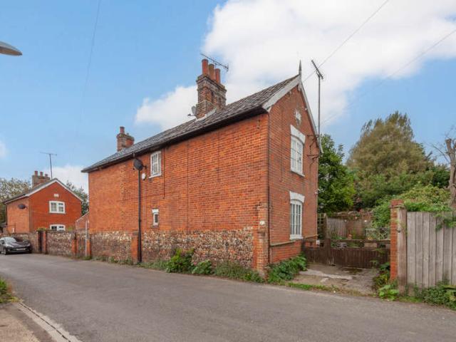 2 Bedroom Detached House