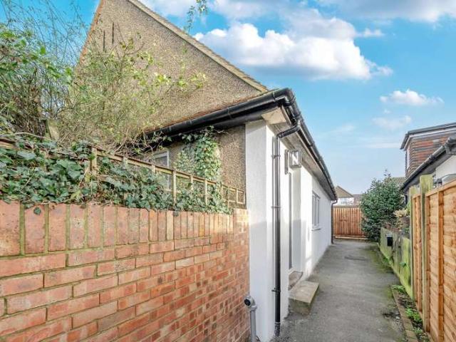 2 Bedroom Detached House