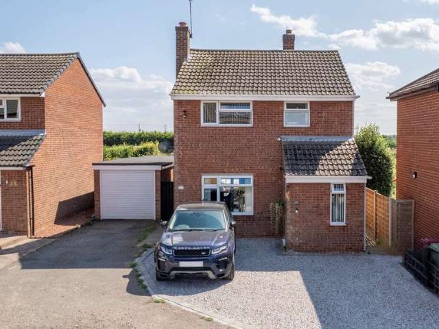 2 Bedroom Detached House