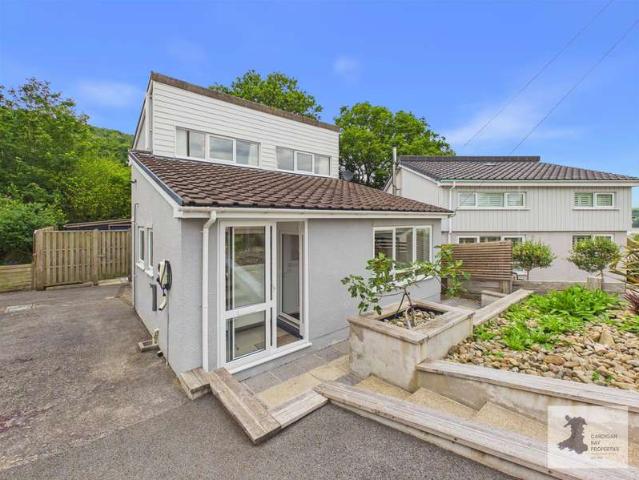 2 Bedroom Detached House