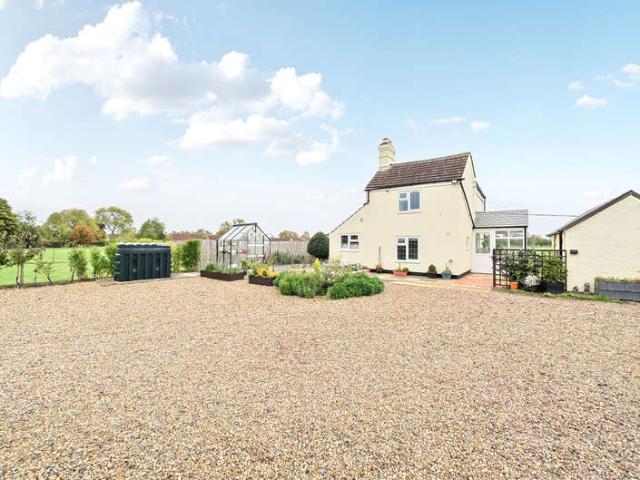 2 Bedroom Detached House