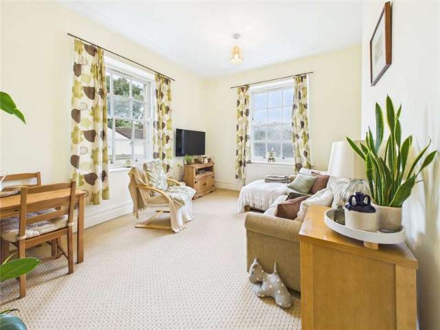 2 Bedroom Detached House