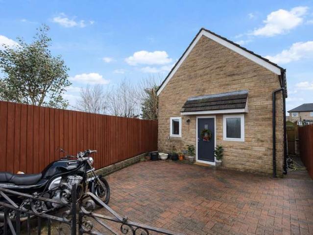 2 Bedroom Detached House