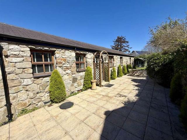 2 Bedroom Detached House