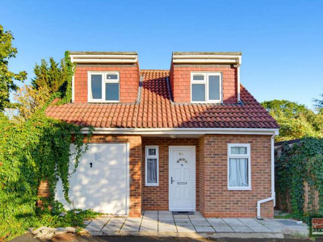 2 Bedroom Detached House