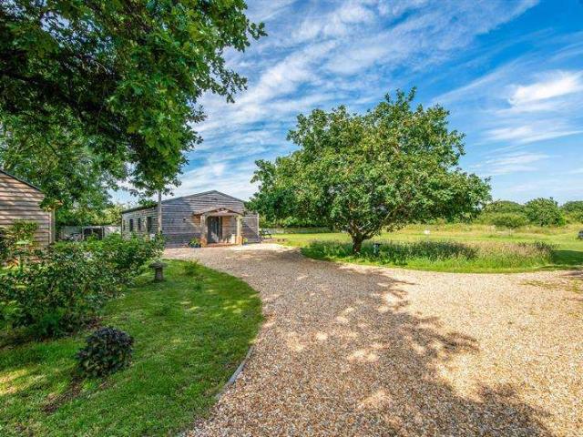 2 Bedroom Detached House