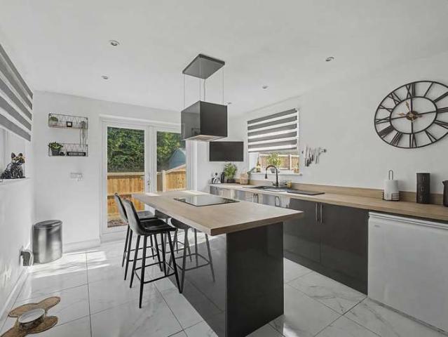 2 Bedroom Detached House