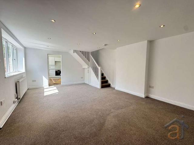 2 Bedroom Link Detached House