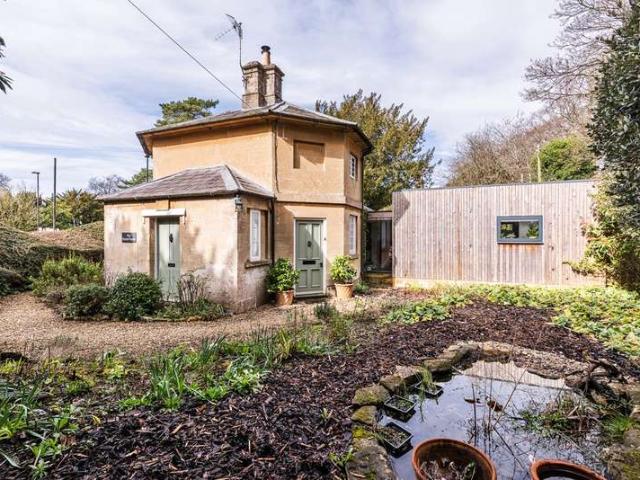 2 Bedroom Detached House