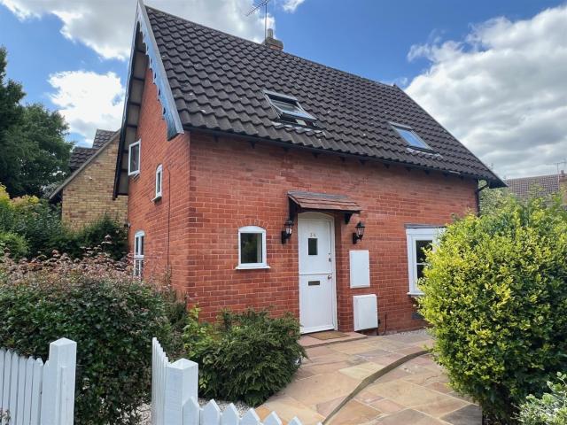 2 Bedroom Detached House for rent at Bridgecote Lane, Basildon