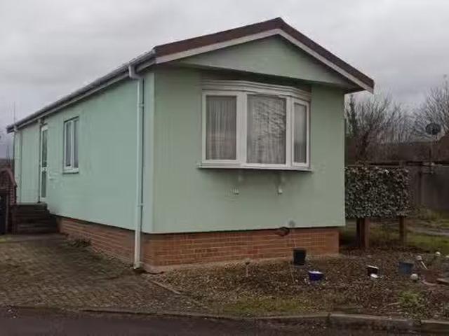 2 bedroom detached house for rent in Greenhill Drive, Gloucest.