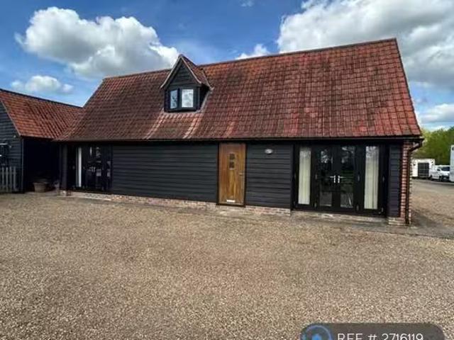 2 bedroom detached house for rent in Hunts Farm, Braintree, Es.