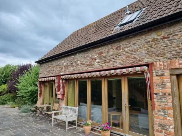 2 bedroom detached house for rent in Old Kings Hill Barn, Caus.