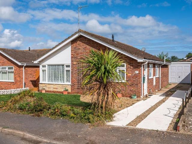 2 bedroom detached house for sale