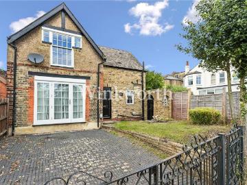 2 bedroom detached house for sale