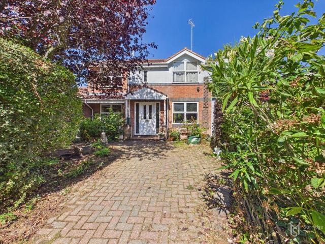 2 bedroom detached house for sale