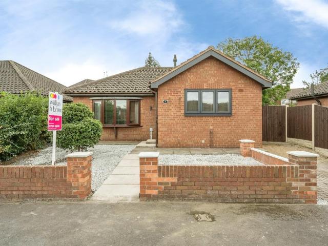 2 bedroom detached bungalow for sale