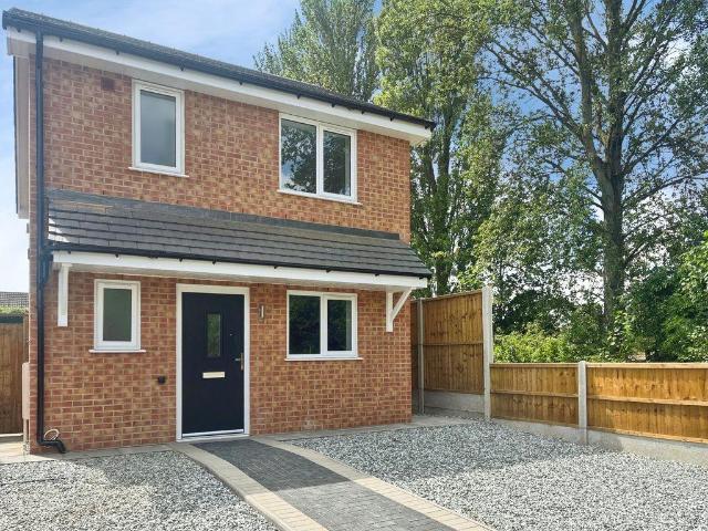 2 bedroom detached house for sale