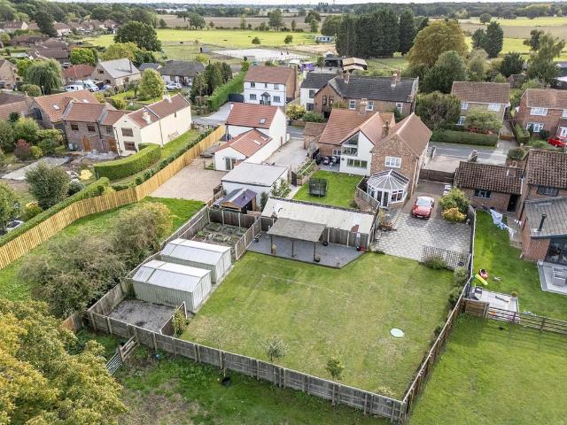 2 bedroom detached house for sale