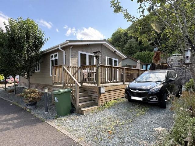 2 bedroom detached house for sale