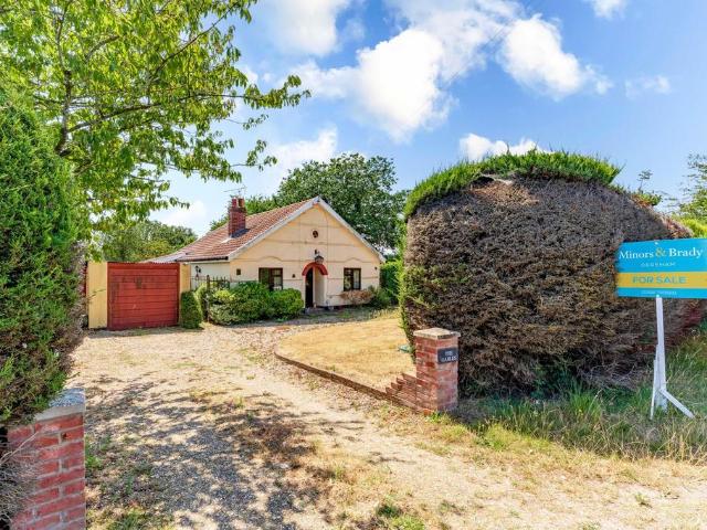 2 bedroom detached house for sale