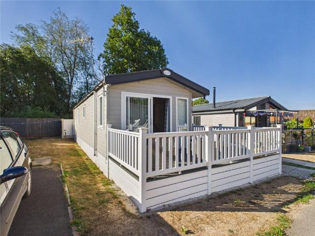 2 bedroom detached house for sale