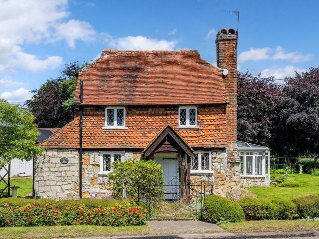 2 bedroom detached house for sale