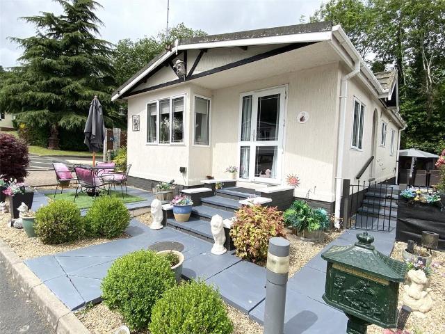 2 bedroom detached house for sale