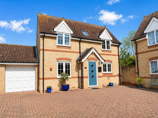 2 bedroom detached house for sale