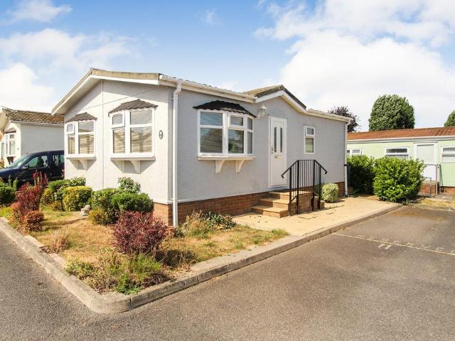 2 bedroom detached house for sale