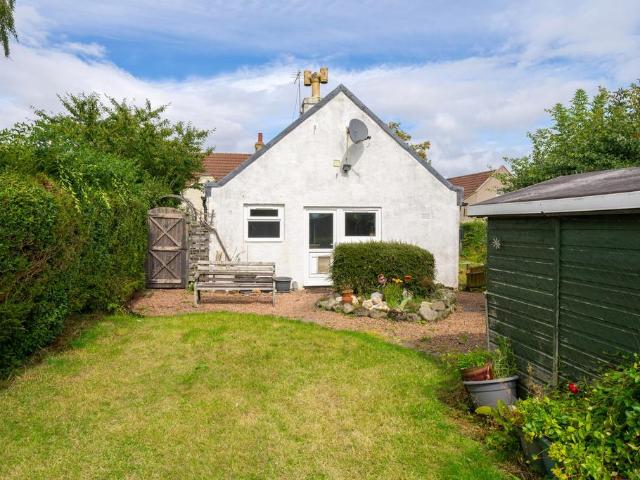 2 bedroom detached house for sale