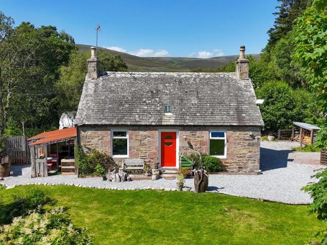 2 bedroom detached house for sale