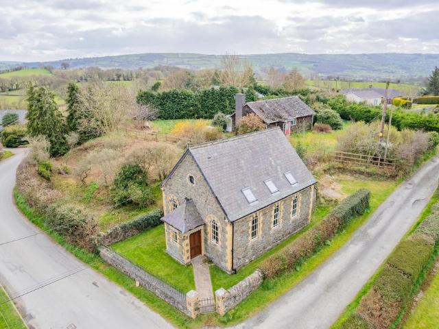 2 bedroom detached house for sale