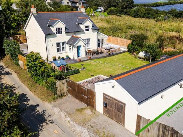 2 bedroom detached house for sale