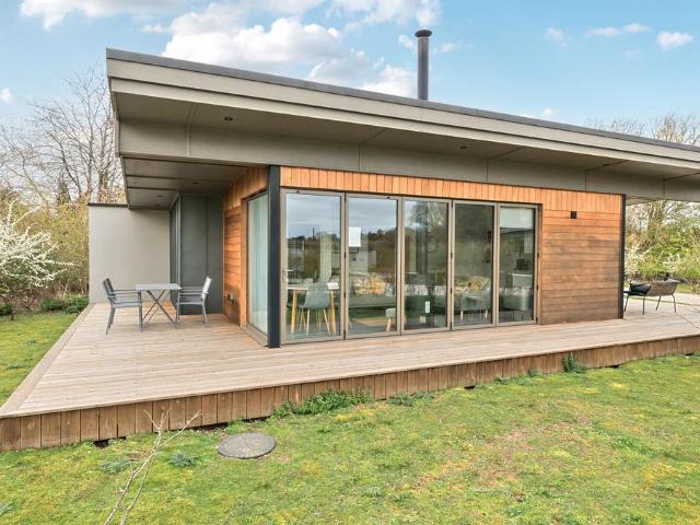 2 bedroom detached house for sale