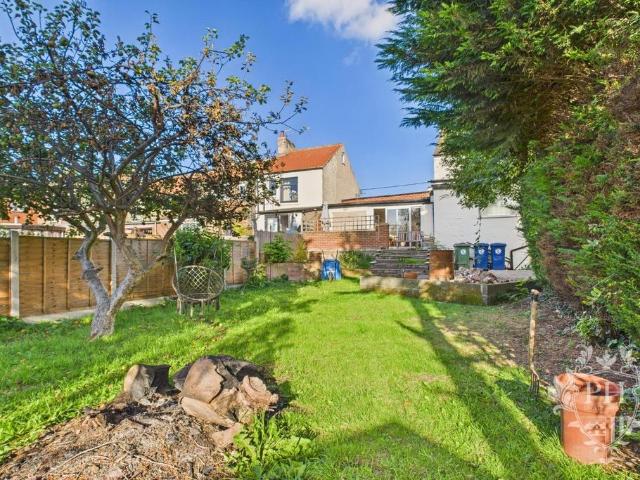 2 bedroom detached house for sale