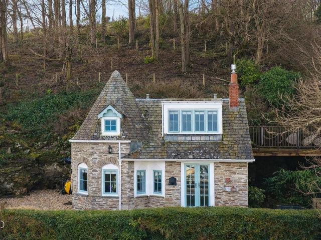 2 bedroom detached house for sale