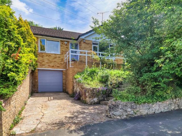 2 bedroom bungalow for sale