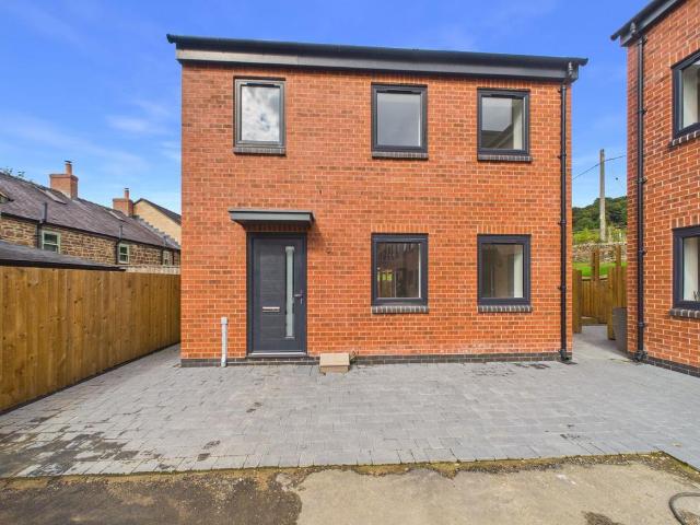 2 bedroom detached house for sale
