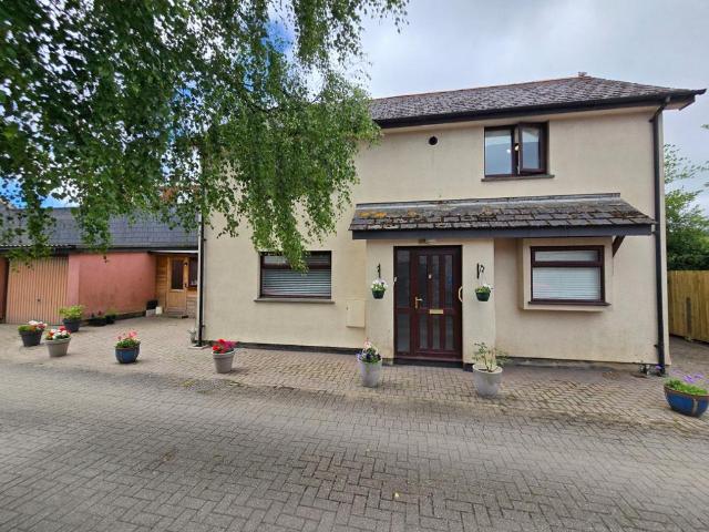 2 bedroom detached house for sale