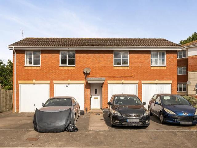 2 bedroom detached house for sale