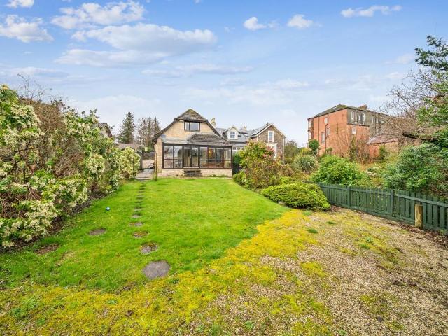 2 bedroom detached house for sale