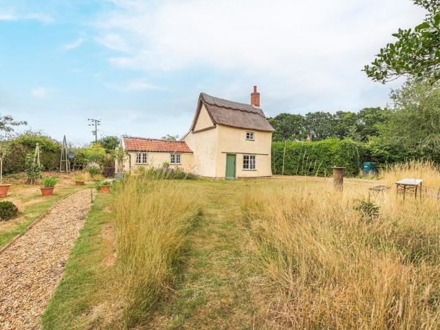2 bedroom detached house for sale