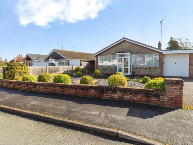 2 bedroom link detached house for sale